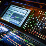 Protocolos de Audio Digital: Conectando la Mesa de Sonido con el Stage Rack